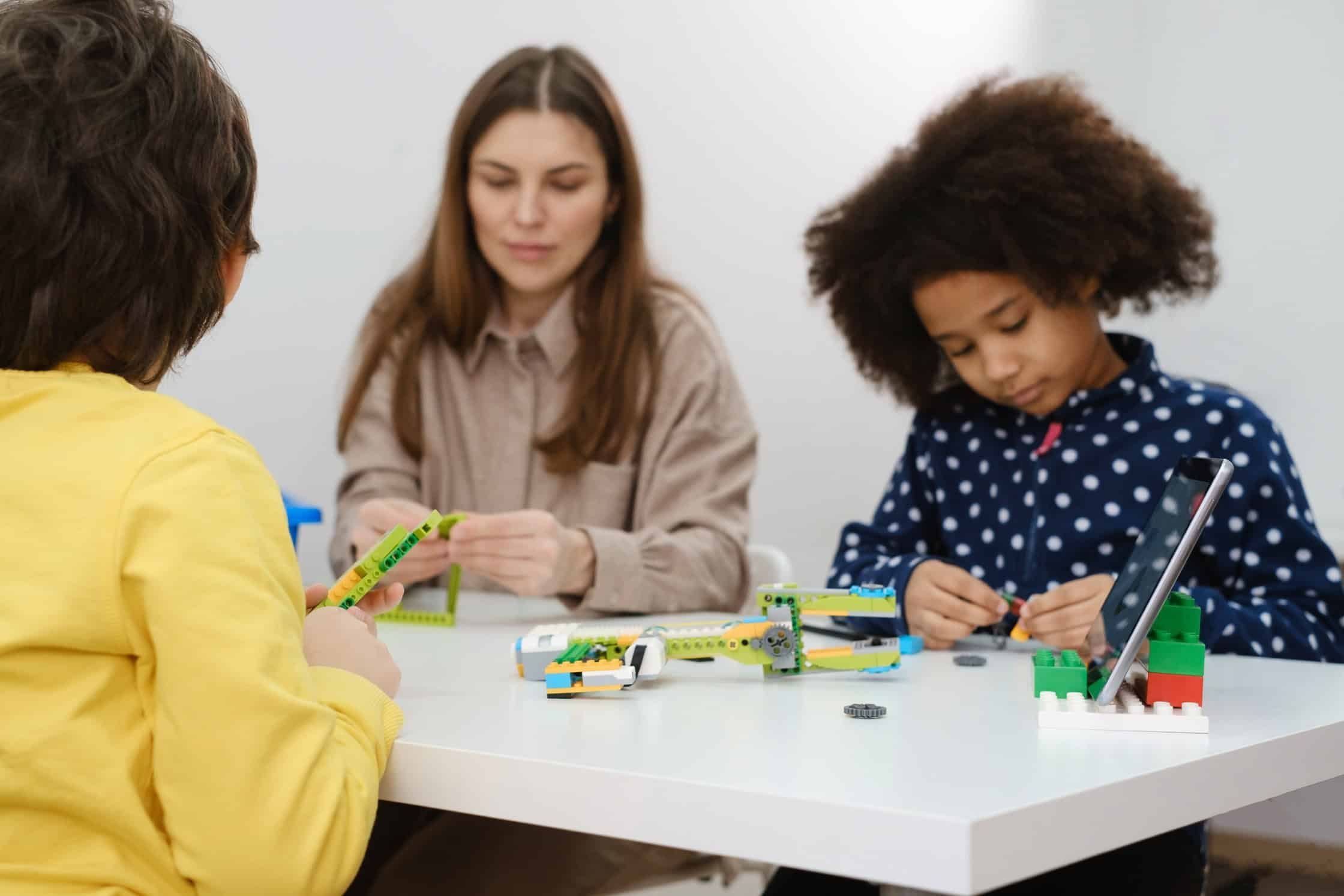 multi-ethnic-kids-at-technology-lesson-constructin-2024-03-11-16-41-10-utc